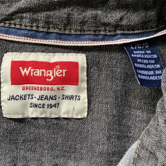 Wrangler Pearl Snap Shirt, Large - Picture 5 of 9